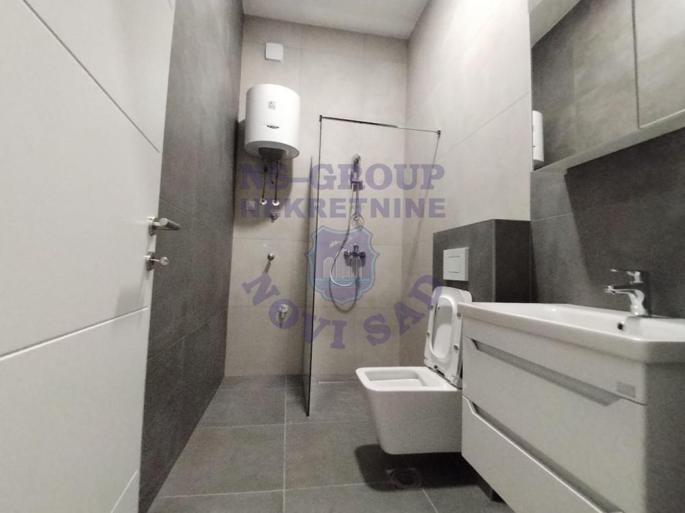 Slika 4 - Jednosoban, 32m2, Grbavica Novi Sad, sa terasom, ima lift