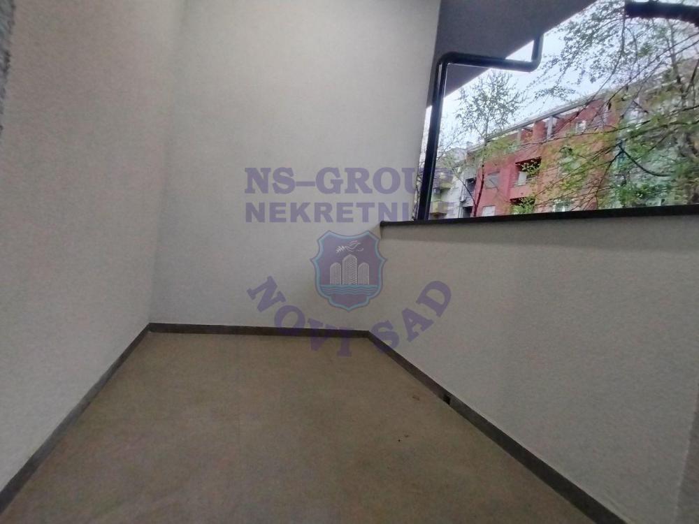 Slika 9 - Jednosoban, 32m2, Grbavica Novi Sad, sa terasom, ima lift