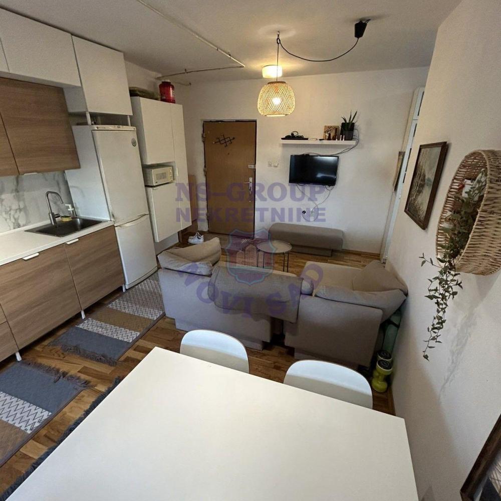 Slika 1 - Odlican trosoban stan na Bulevaru