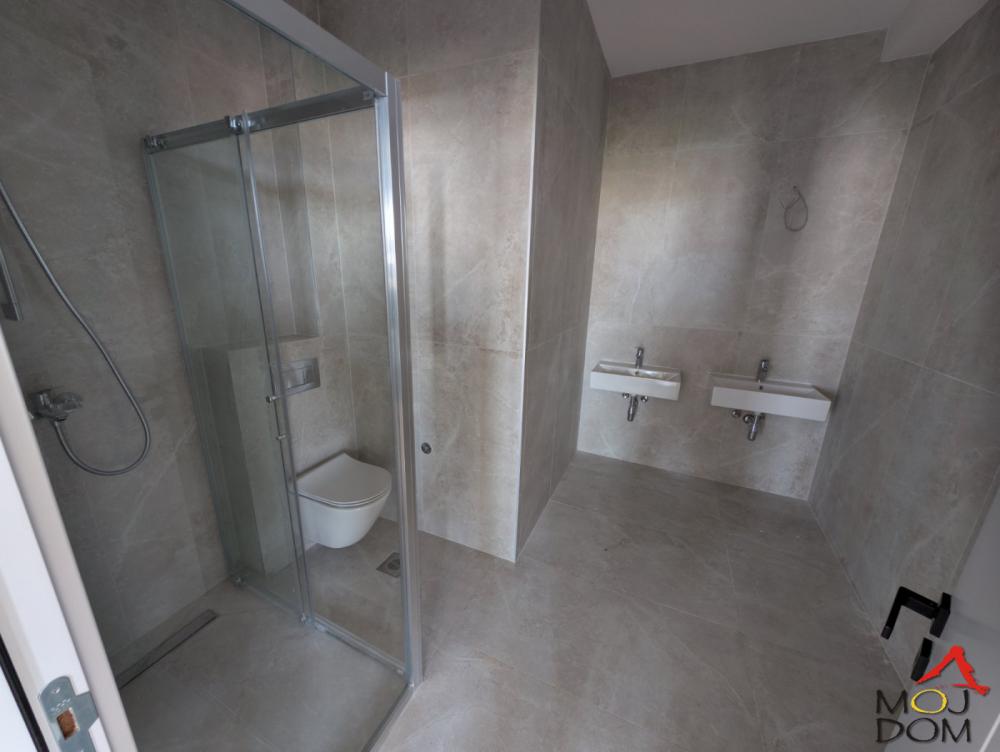 Slika 8 - Stan,NOVI SAD,SOMBORSKI BULEVAR,kv: 142, € 372950, ID: 1032120