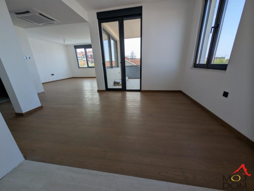 Slika 5 - Stan,NOVI SAD,SOMBORSKI BULEVAR,kv: 142, € 372950, ID: 1032120