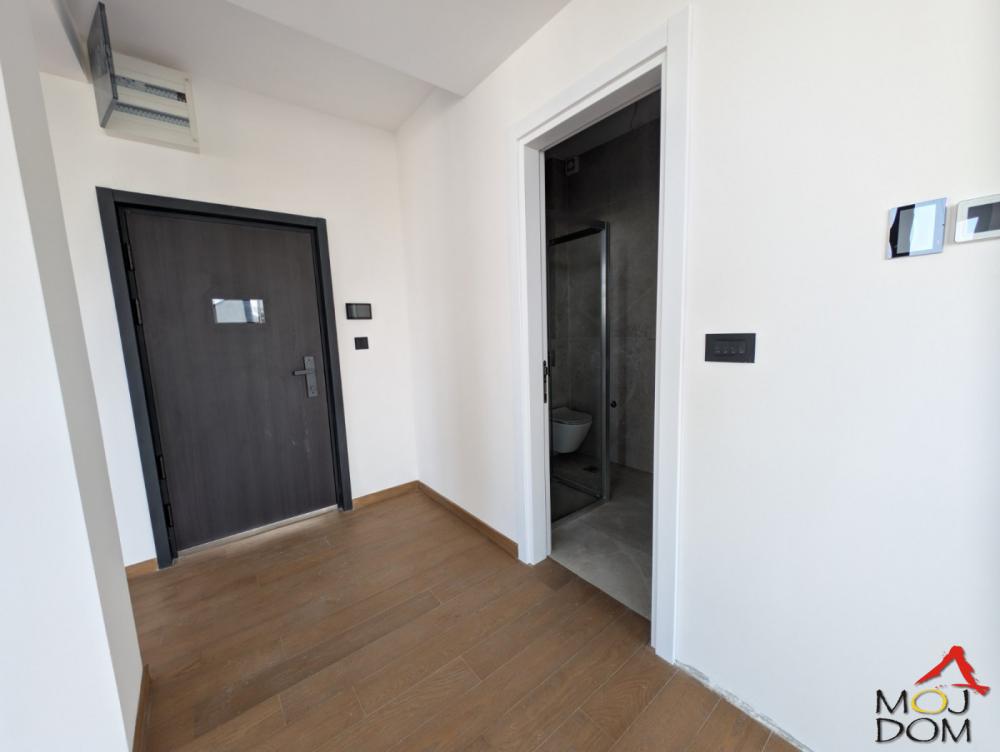 Slika 7 - Stan,NOVI SAD,SOMBORSKI BULEVAR,kv: 142, € 372950, ID: 1032120