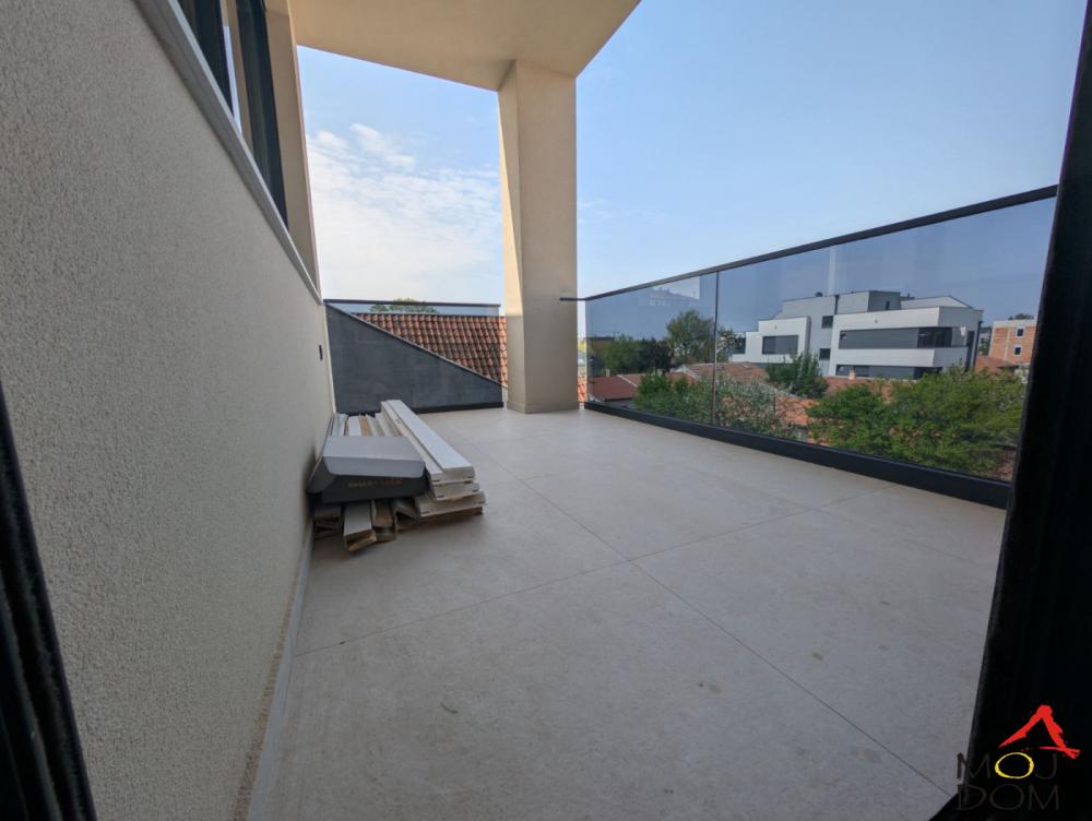 Slika 9 - Stan,NOVI SAD,SOMBORSKI BULEVAR,kv: 142, € 372950, ID: 1032120