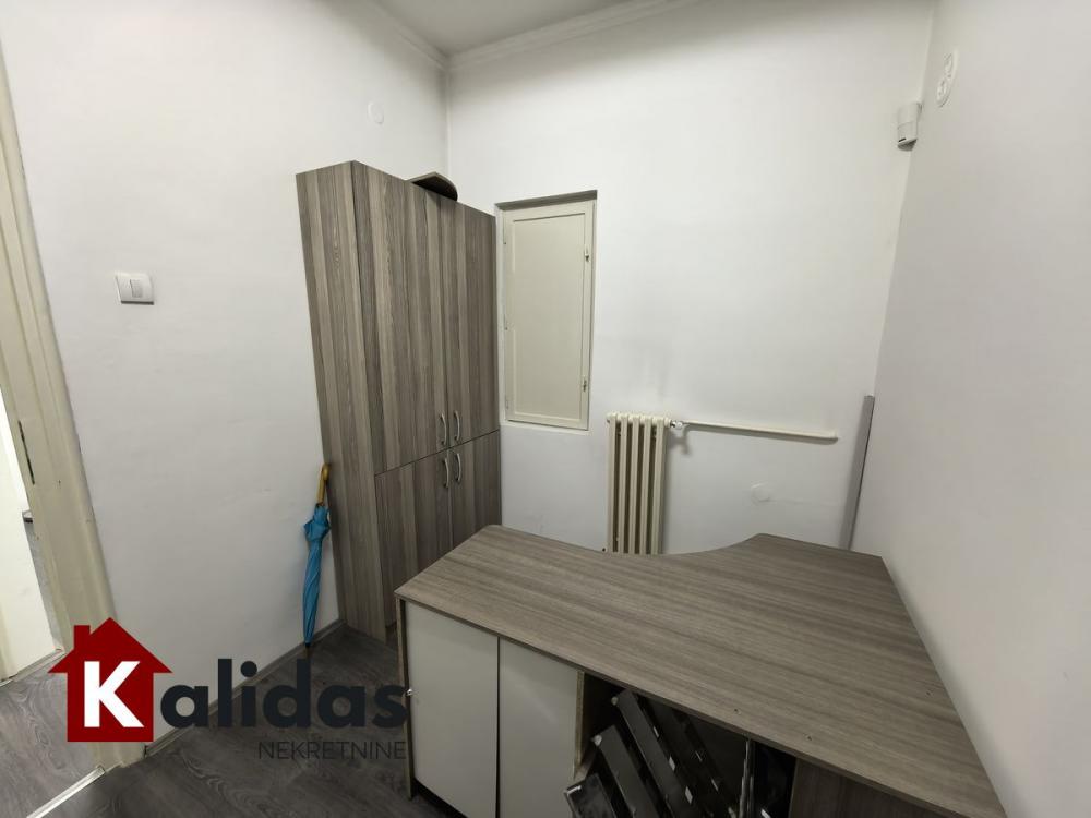 Slika 4 - Stan,NOVI SAD,CENTAR,kv: 29, € 82400, ID: 1008712