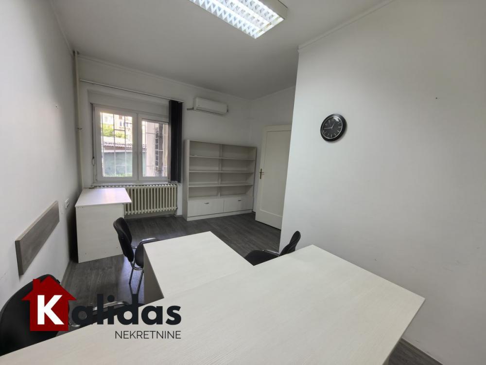 Slika 1 - Stan,NOVI SAD,CENTAR,kv: 29, € 82400, ID: 1008712