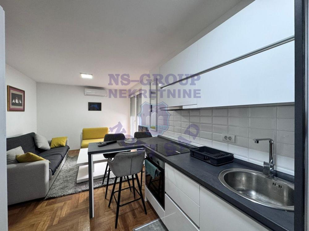 Slika 2 - 568209- LUX garsonjera- Bulevar!