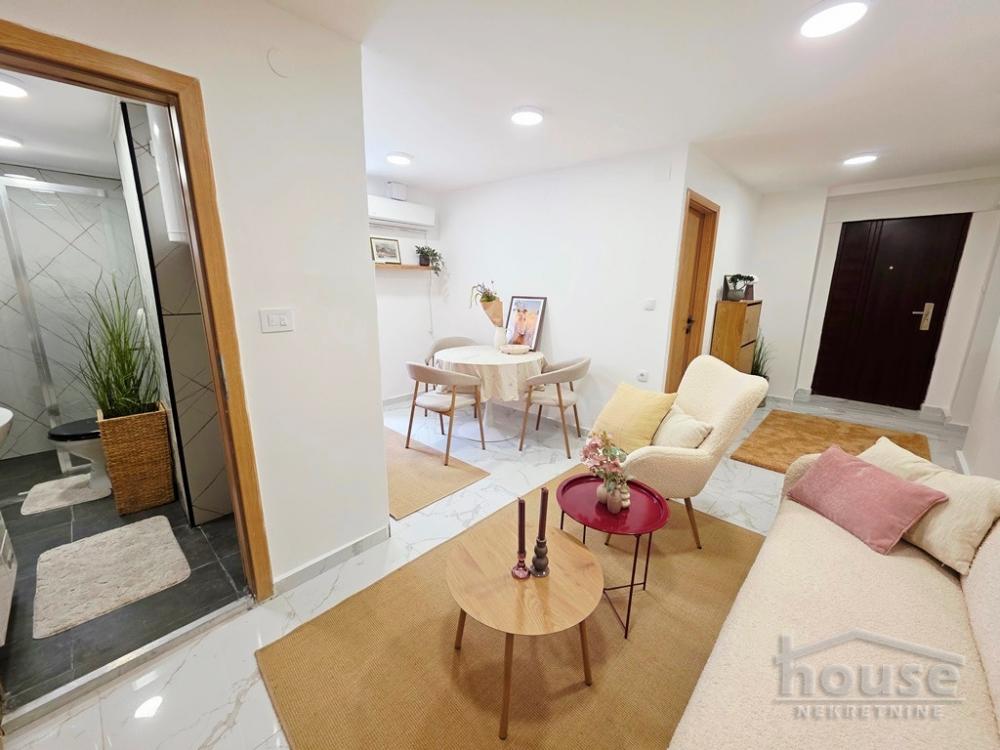 Slika 1 - Stan,NOVI SAD,CENTAR,kv: 27.00, € 110000, ID: 1064444