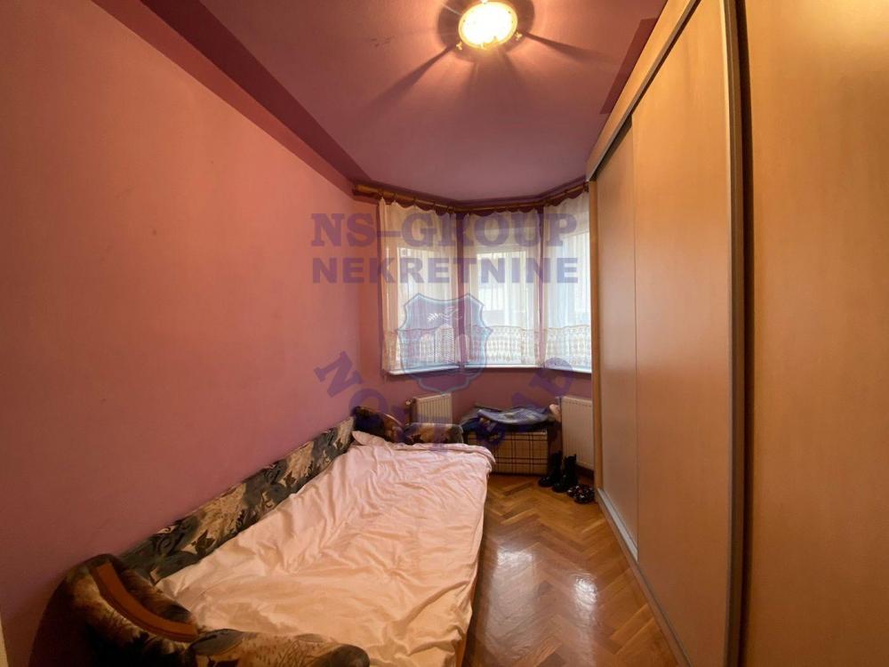 Slika 6 - Odlican dvoiposoban stan na Podbari!