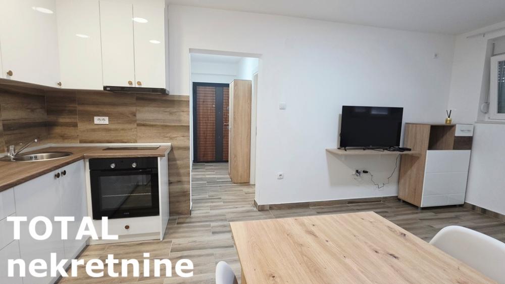 Slika 6 - Stan,NOVI SAD,ADICE,kv: 38.00, € 78000, ID: 1102527