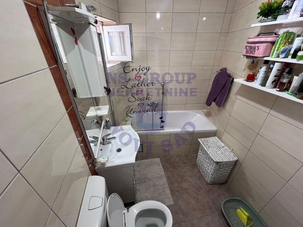 Slika 6 - Odličan trosoban stan na Salajci!