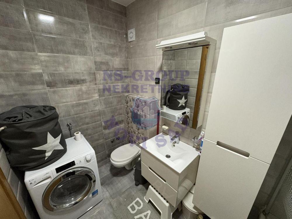 Slika 7 - Trosoban, 65m2, Nova Detelinara Novi Sad, sa terasom, ima lift