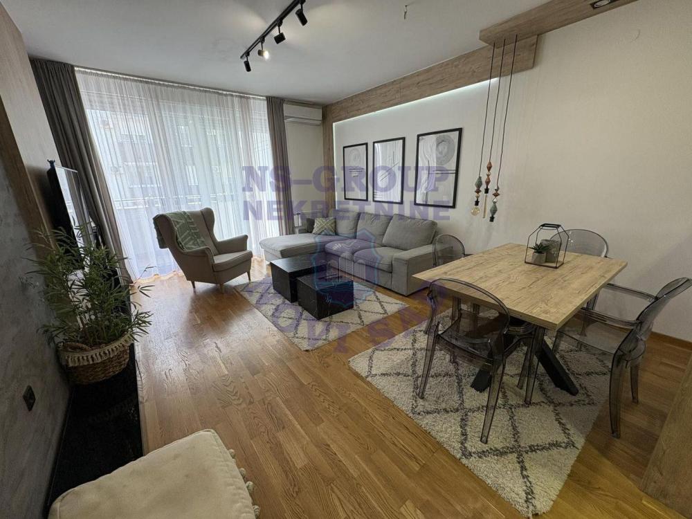 Slika 1 - Trosoban, 65m2, Nova Detelinara Novi Sad, sa terasom, ima lift