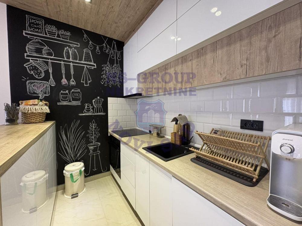 Slika 3 - Trosoban, 65m2, Nova Detelinara Novi Sad, sa terasom, ima lift