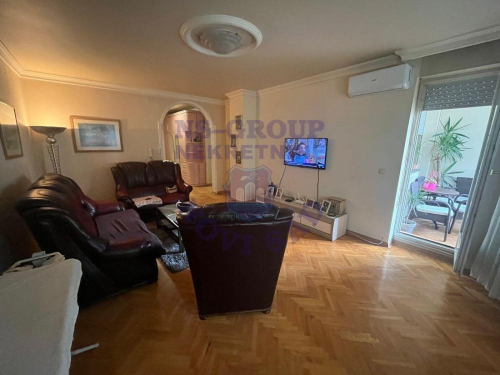 Slika 0 - Trosoban, 91m2, Grbavica Novi Sad, sa terasom