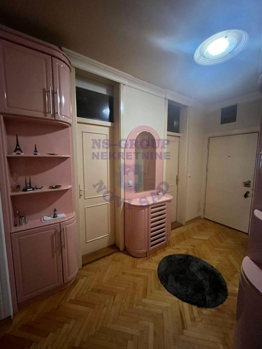 Slika 8 - Trosoban, 91m2, Grbavica Novi Sad, sa terasom