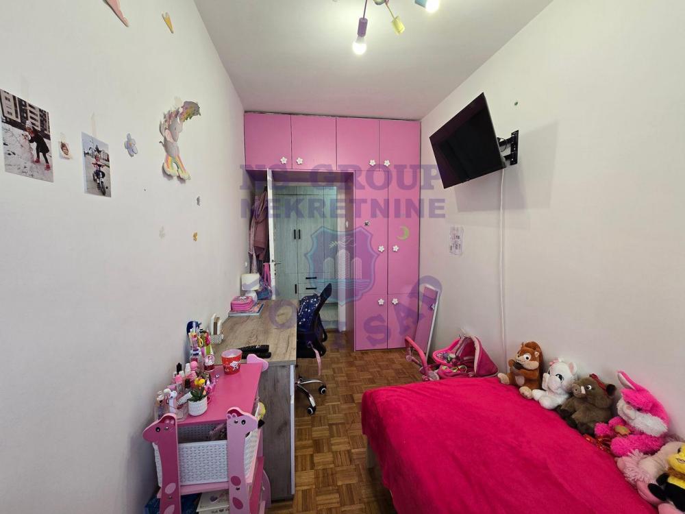 Slika 5 - Trosoban, 236900m2, Novosadski kej Novi Sad, sa terasom, ima lift