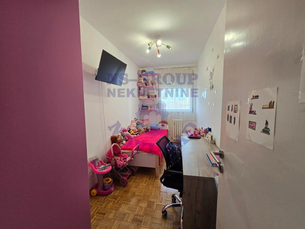 Slika 6 - Trosoban, 236900m2, Novosadski kej Novi Sad, sa terasom, ima lift