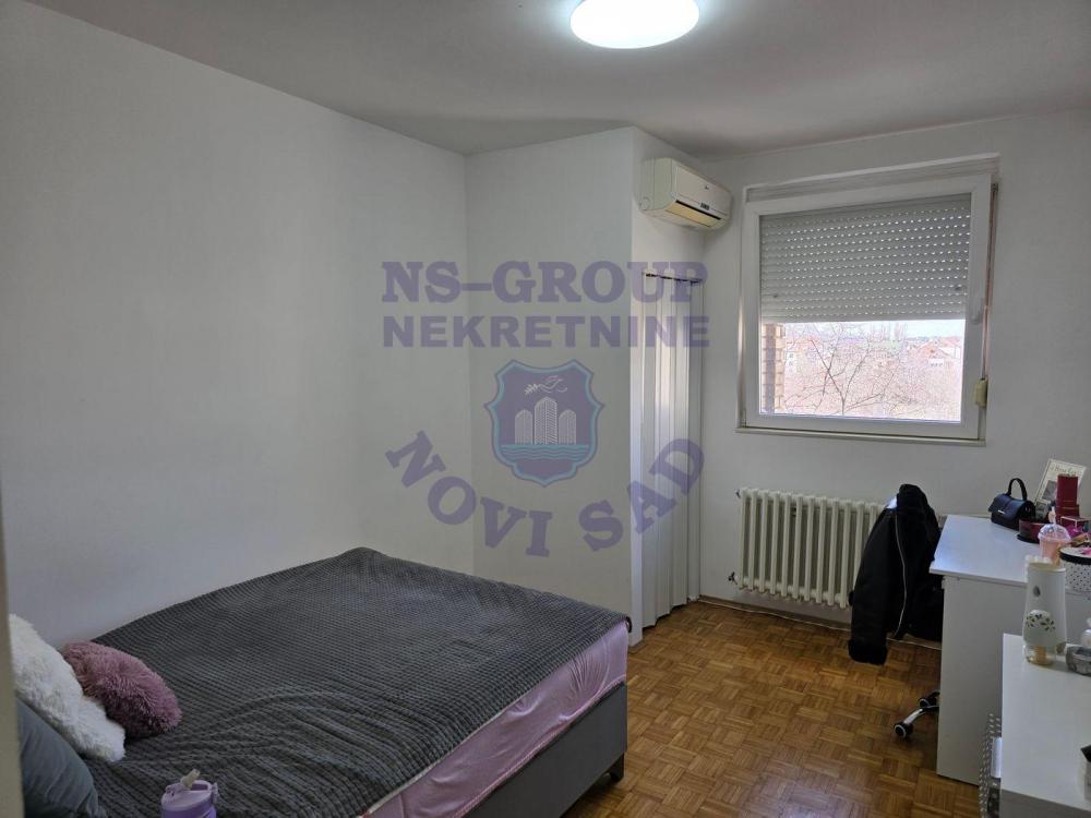 Slika 8 - Trosoban, 236900m2, Novosadski kej Novi Sad, sa terasom, ima lift