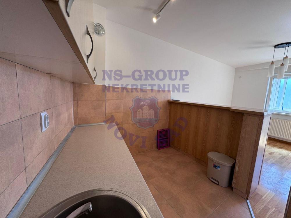 Slika 3 - Odlican dvosoban stan na Bulevaru 