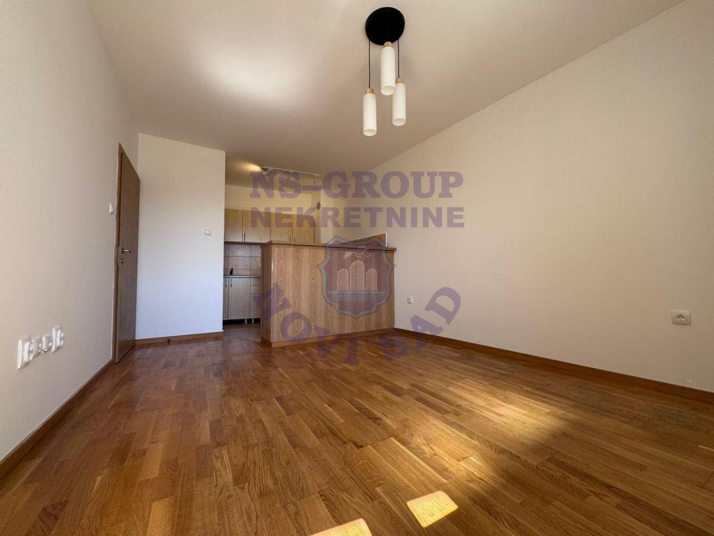 Slika 1 - Odlican dvosoban stan na Bulevaru 