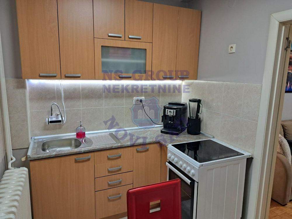 Slika 2 - Dvosoban, 46m2, Detelinara Novi Sad, sa terasom, sa parkingom