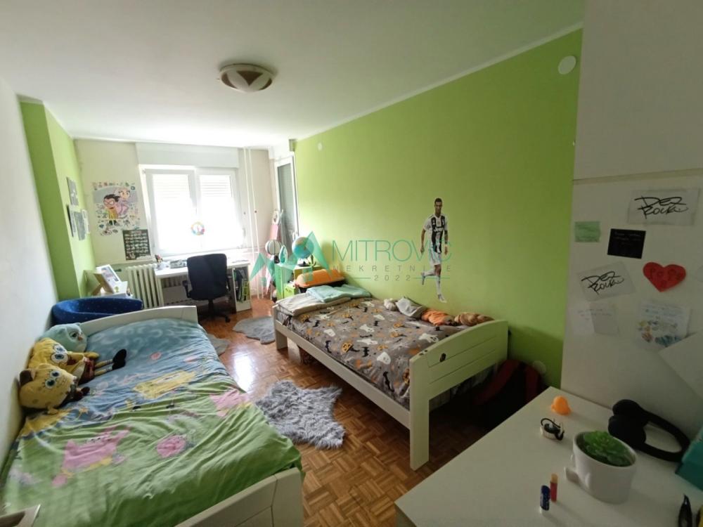 Slika 6 - Novo Naselje odličan porodičan trosoban stan sa prelepim pogledom 