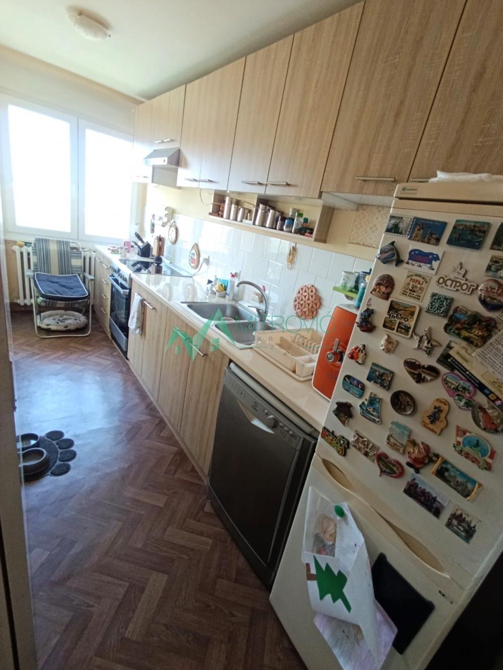 Slika 3 - Novo Naselje odličan porodičan trosoban stan sa prelepim pogledom 