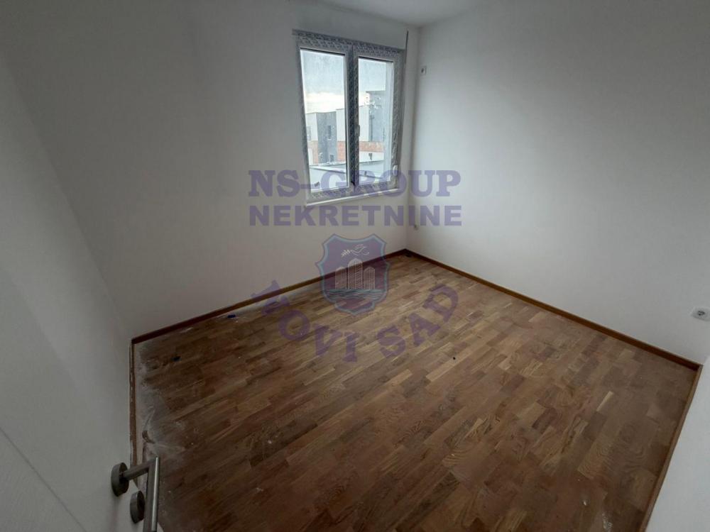 Slika 5 - SPUSTENA CENA!!! Trosoban stan na Adicama