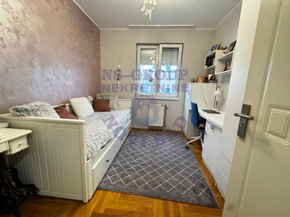 Slika 4 - Fantastican cetvorosoban stan na Novom Naselju!