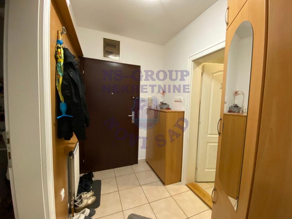 Slika 2 - Dvosoban, 42m2, Detelinara Novi Sad, sa terasom, ima lift