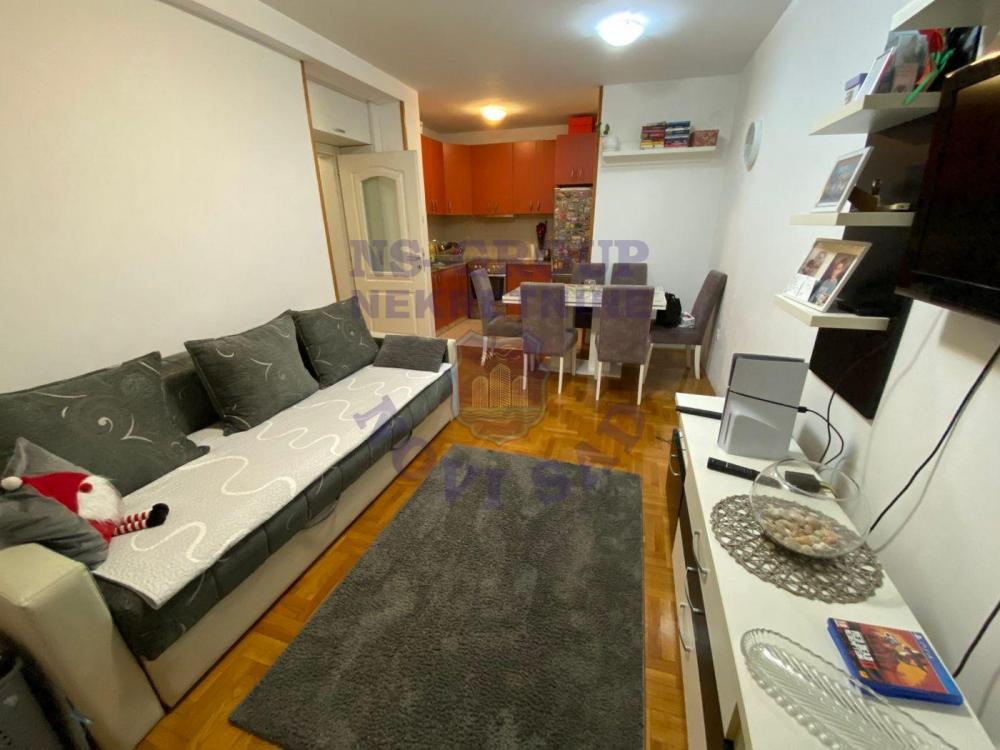 Slika 1 - Dvosoban, 42m2, Detelinara Novi Sad, sa terasom, ima lift