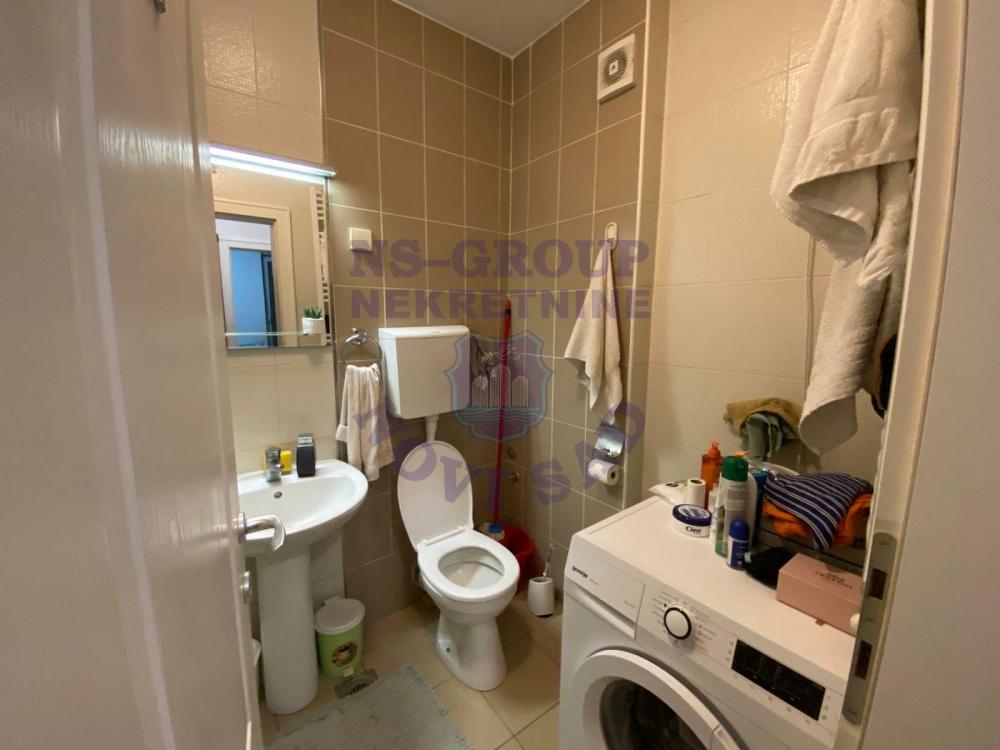 Slika 6 - Dvosoban, 42m2, Detelinara Novi Sad, sa terasom, ima lift