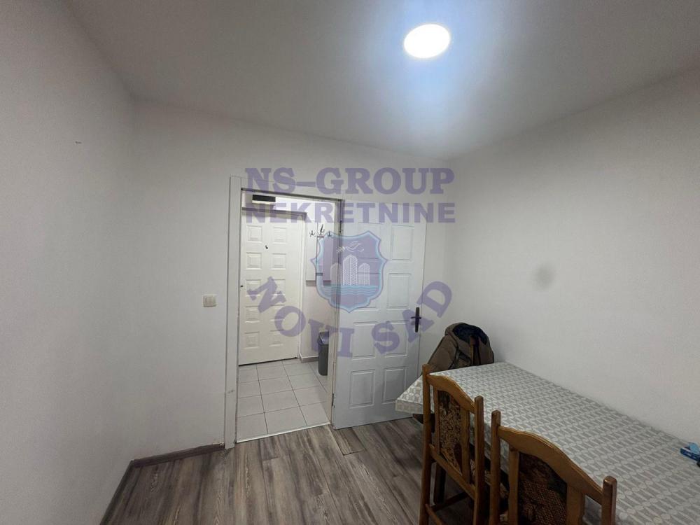 Slika 1 - Jednoiposoban, 34m2, Telep Novi Sad