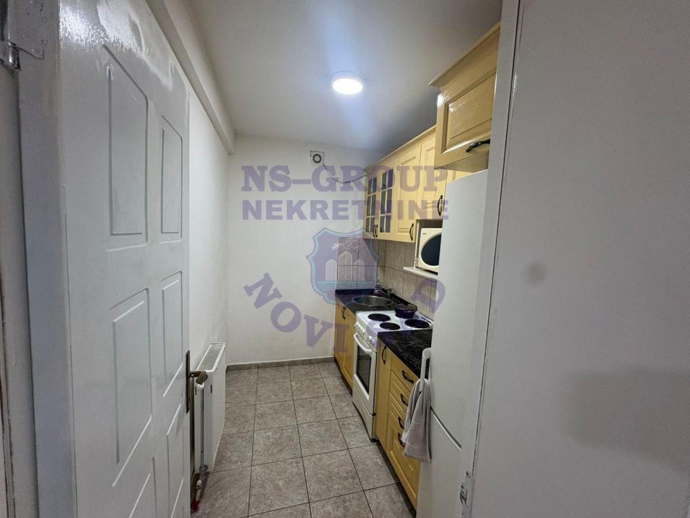 Slika 2 - Jednoiposoban, 34m2, Telep Novi Sad