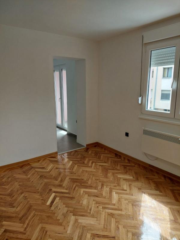 Slika 5 - Stan,NOVI SAD,CARA DUŠANA,kv: 55.00, € 139100, ID: 1059350