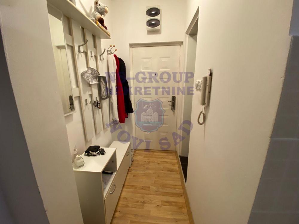 Slika 4 - 491638-Na prodaju lepo sređen jednoiposoban stan u blizini ulice Cara Dušana! 