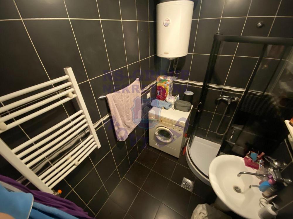 Slika 5 - 491638-Na prodaju lepo sređen jednoiposoban stan u blizini ulice Cara Dušana! 