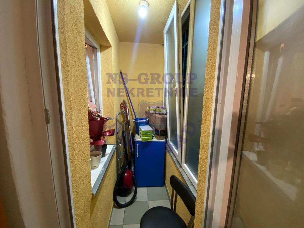 Slika 6 - 491638-Na prodaju lepo sređen jednoiposoban stan u blizini ulice Cara Dušana! 