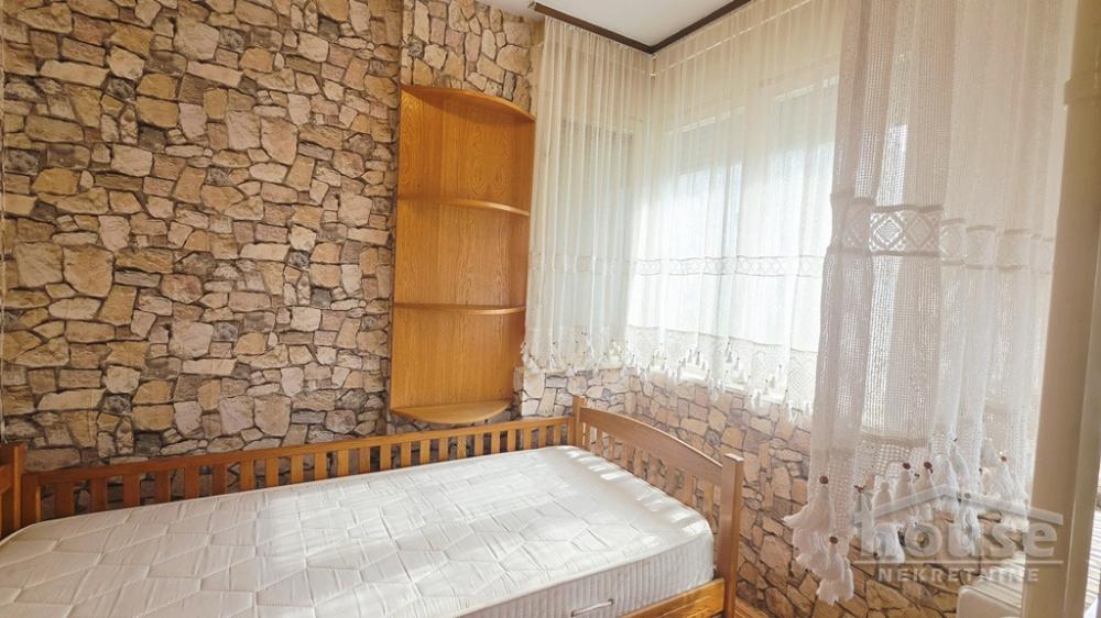 Slika 9 - Stan,NOVI SAD,BULEVAR,kv: 49.00, € 153000, ID: 1065675