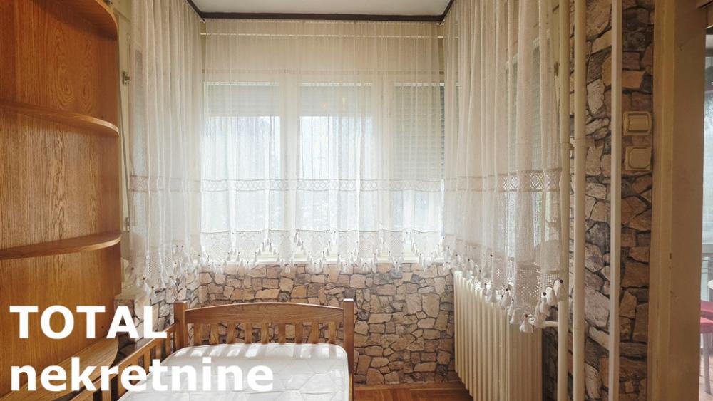 Slika 10 - Stan,NOVI SAD,BULEVAR,kv: 49.00, € 153000, ID: 1102523