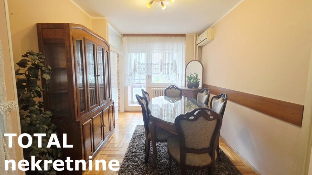 Slika 8 - Stan,NOVI SAD,BULEVAR,kv: 49.00, € 153000, ID: 1102523