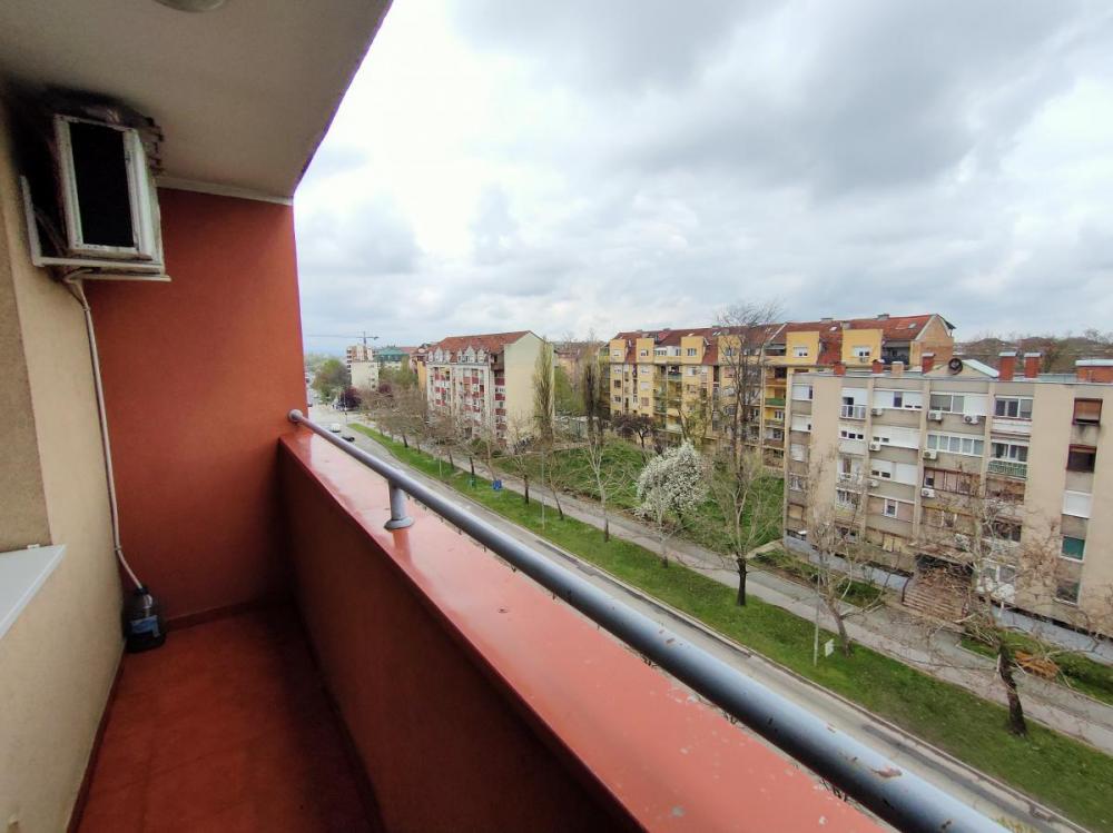 Slika 3 - Četvorodoban 103 Nova Detelinara,Korn.Stsnkovićs , useljiv PRODAJE SE