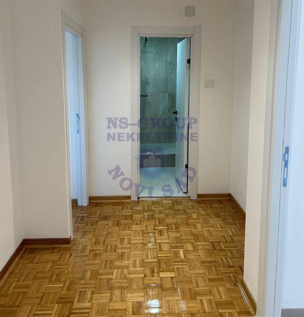 Slika 8 - Odlcian trosoban stan na Limanu 4!