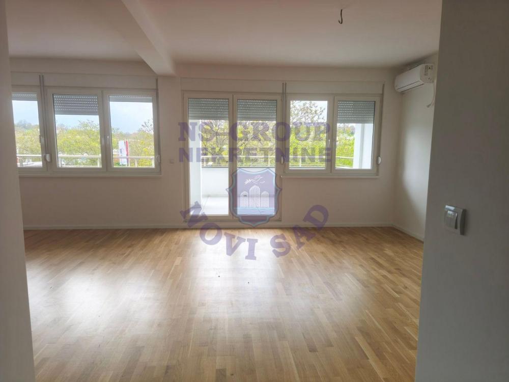 Slika 2 - Petosoban, 170m2, Petrovaradin Novi Sad, sa terasom, ima lift