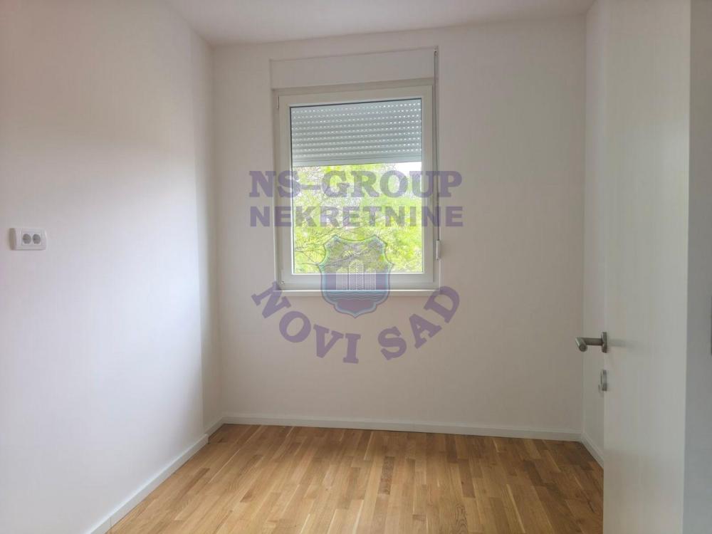 Slika 7 - Petosoban, 170m2, Petrovaradin Novi Sad, sa terasom, ima lift