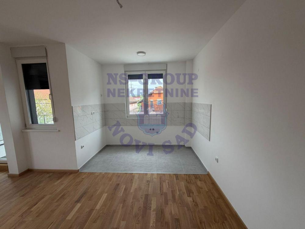 Slika 3 - Trosoban, 71m2, Adice Novi Sad, sa terasom, ima lift