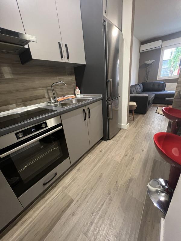 Slika 4 - Stan,NOVI SAD,BULEVAR,kv: 28.00, € 103000, ID: 1059352