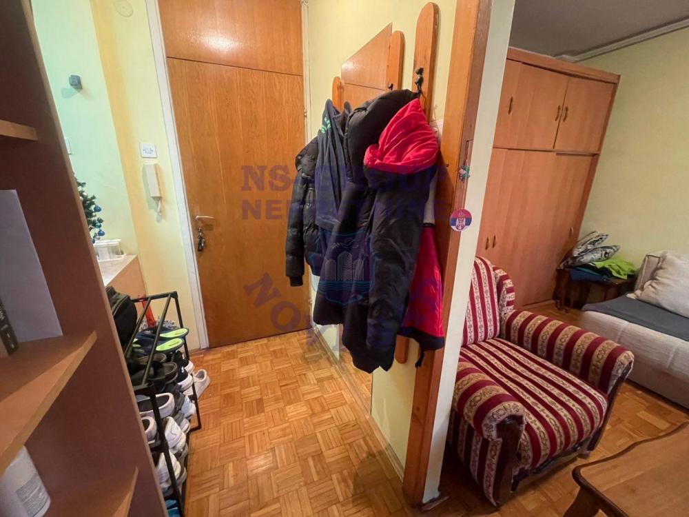 Slika 2 - Jednosoban, 30m2, Narodnog fronta Novi Sad, sa terasom, ima lift