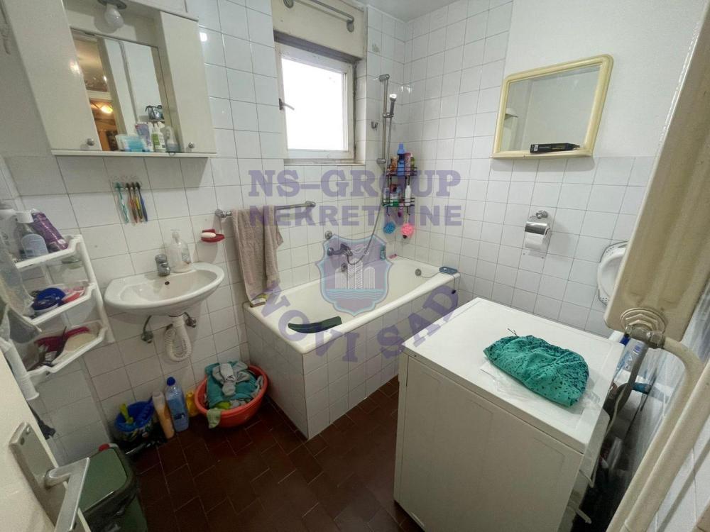 Slika 4 - Jednosoban, 30m2, Narodnog fronta Novi Sad, sa terasom, ima lift