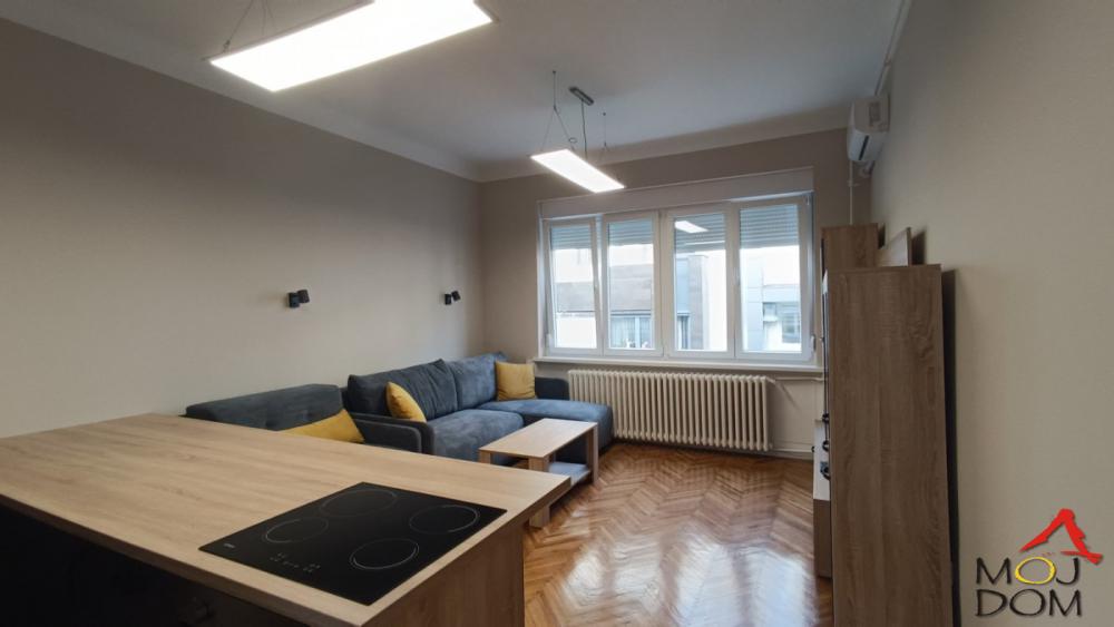 Slika 5 - Stan,NOVI SAD,CENTAR,kv: 32, € 123600, ID: 1031982